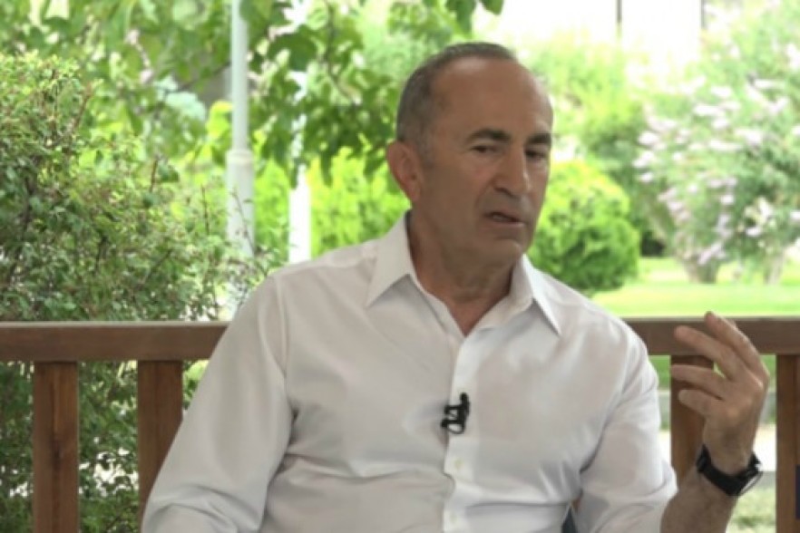 Armenia will not face famine, but serious economic decline: ex-president