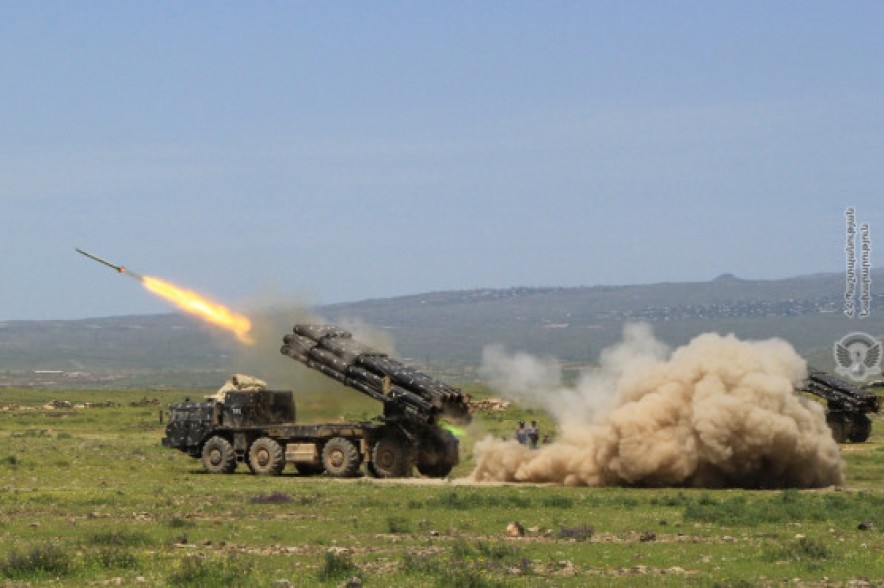 Azerbaijani Armed Forces use Smerch rocket system (video)