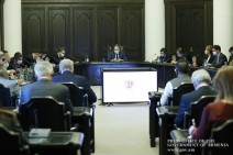 “The only effective way to prevent the imminent humanitarian crisis is the recognition of the right of the people of Nagorno-Karabakh to self-determination” - PM to foreign diplomats