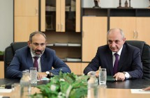 Government officials do not comment on whether Armenia’s PM met with two ex-presidents of Artsakh or not