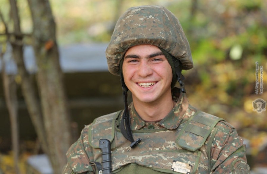 Boys from the front line (photos)