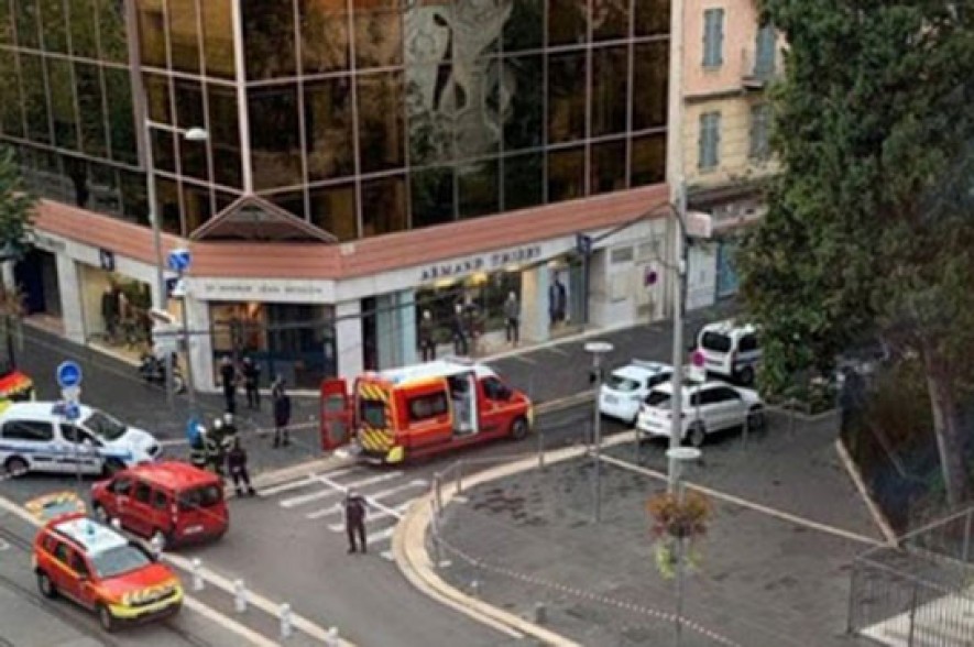 Ֆրանսիական Նիսում ահաբեկչություն է տեղի ունեցել, անհայտ անձը գլխատել է թոշակառուի (Տեսանյութ)