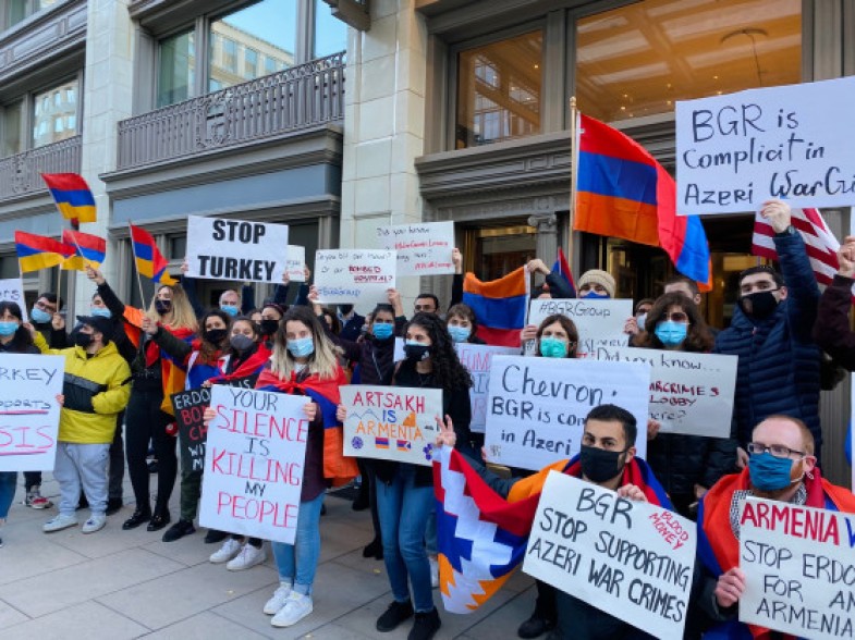 ԱՄՆ-ում հայերը ցույց են անցկացրել  BGR Group-ի շենքի դիմաց
