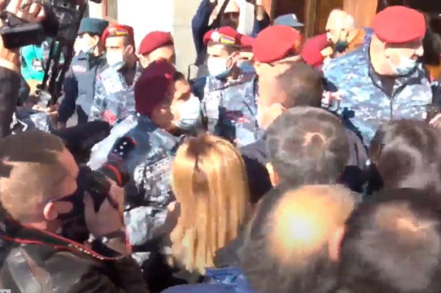 Homeland party leader joins rally, demands Pashinyan’s removal day before
