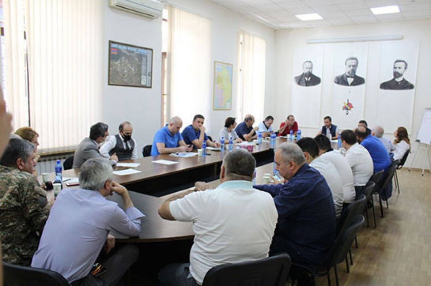 Authorities prepare ground to ban activity of opposition parties: statement