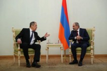 Armenia’s PM says had substantive conversation with Russia’s FM