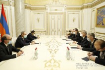 Armenia's PM receives OSCE Minsk Group Co-Chairs