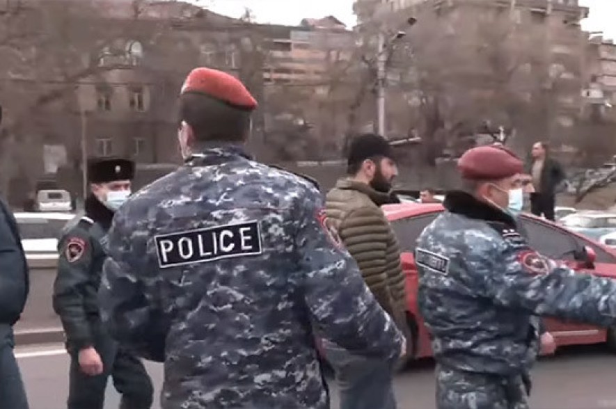 Armenia's Police hijack cars of protesting citizens