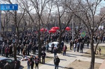 Participants of rally headed to President’s residence to demand disputing constitutionality of Onik Gasparyan's removal decree