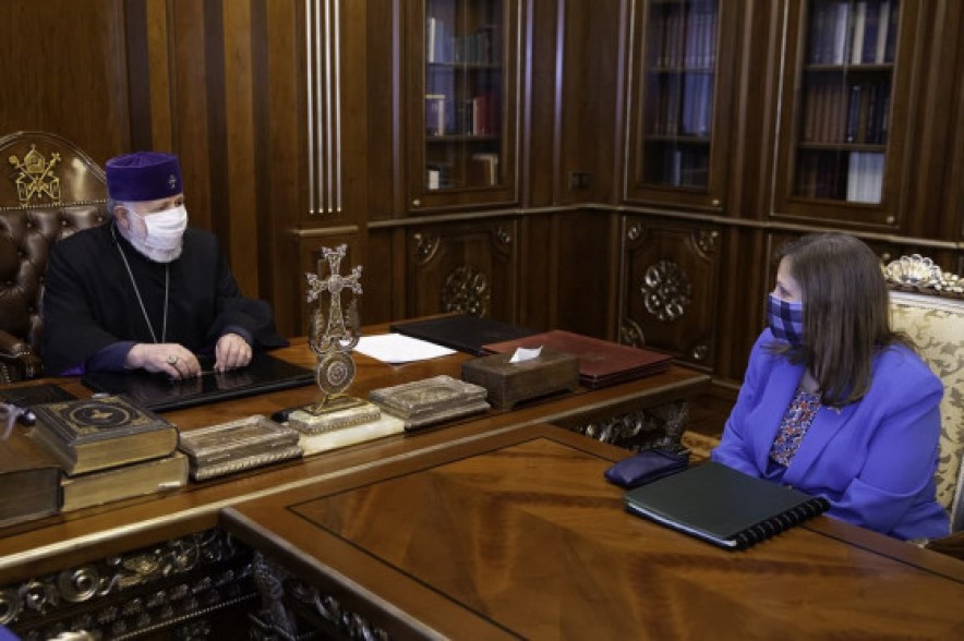 Armenia’s Catholicos, U.S. Ambassador discuss issue of return of Armenian captives