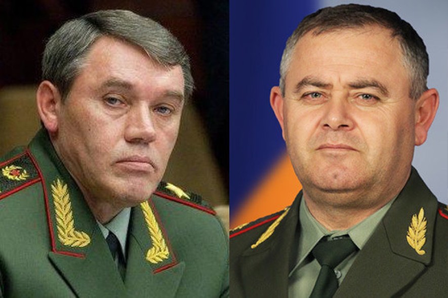 Russian, Armenian army chiefs discuss cooperation issues