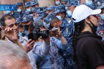 Media watchdog says police officer hits reporter near Armenia’s Government building