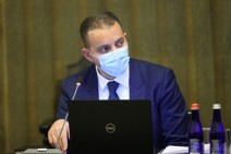 Armenia’s government offers to cut New Year non-working days to have stronger economy