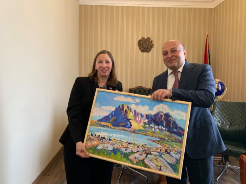 U.S. Ambassador meets Syunik's governor, mayors of Meghri, Goris and Sisian during her trip to Syunik province
