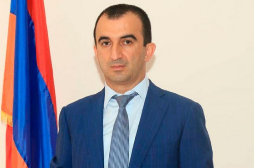Meghri mayor transported to Yerevan accompanied with many police officers