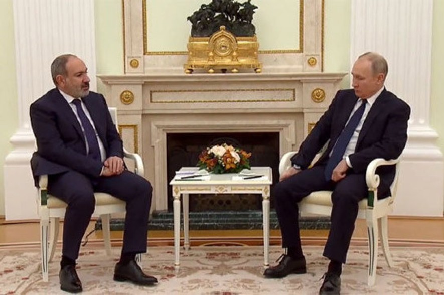 Armenia’s PM briefs Russian President on domestic political situation in Armenia ahead of snap elections during phone talk