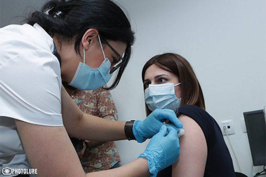 Armenia’s health minister, vice PM vaccinated with AstraZeneca