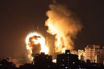Jerusalem crisis: Pleas for calm as violence escalates