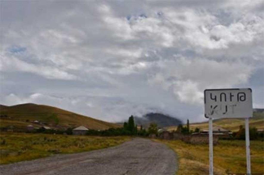 Representatives of Russian side are in Armenia’s Kut village with their flags