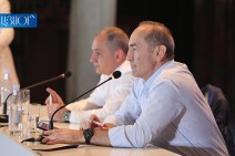 Armenia’s second president says authorities cannot solve issues they created themselves