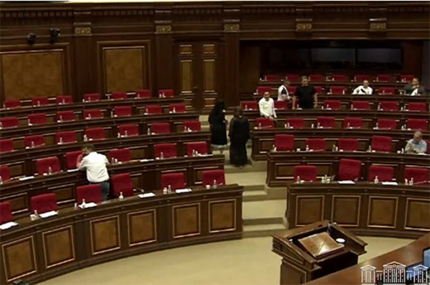 Заседание парламента Армении не состоялось из-за отсутствия кворума