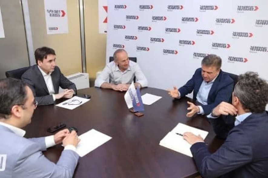 Հանդիպել են Ռոբերտ Քոչարյանն ու Կարեն Կարապետյանը, քննարկել են առաջիկայում իրականացվելիք ծրագրերը