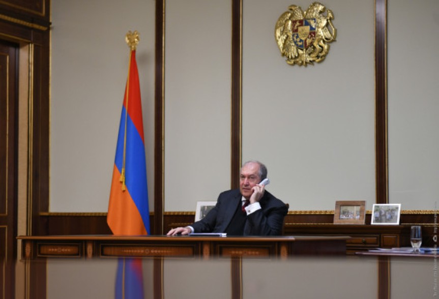Armenia president holds phone conversation with NSS, Police chiefs ahead of snap elections tomorrow