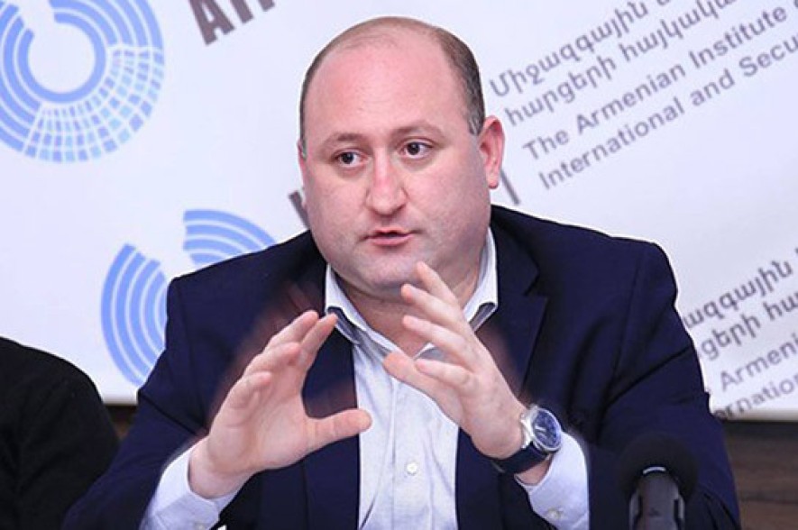 Expert predicts possible scenarios of regional developments