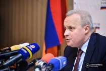 Discussions on expanding presence of Russia's border guards in Armenia ongoing - ambassador