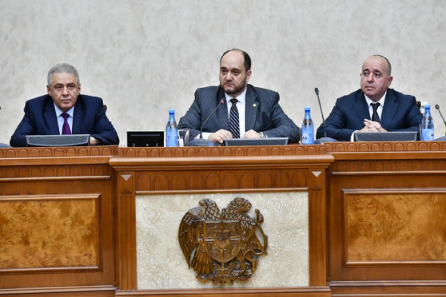 Արայիկ Հարությունյանը ՊՆ աշխատակազմին է ներկայացրել նախարարի նորանշանակ առաջին տեղակալ Արշակ Կարապետյանին