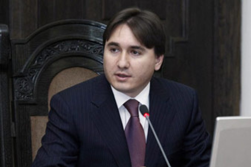 Deputy Prime Minister visits Hrazdan and Dilijan schools 