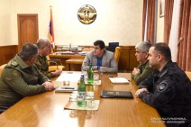 Президент Карабаха посовещался с руководителями силовых структур, даны поручения