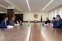 Сурен Папикян обсудил с послом Индии в Армении вопросы сотрудничества в оборонной сфере