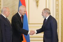 Никол Пашинян принял министра спорта РФ Олега Матыцина