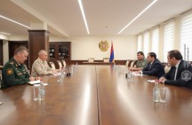 Обстановку в зоне ответственности российских миротворцев в Нагорном Карабахе обсудили Папикян и Волков