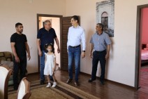 A house built from scratch for a family that had to live in a metal wagon