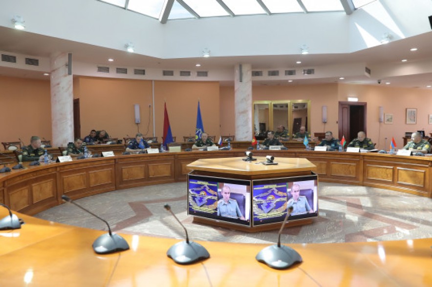 ՊՆ վարչական համալիրում անցկացվել է ՀԱՊԿ պաշտպանության նախարարների խորհրդին առընթեր ռադիոէլեկտրոնային պայքարի գծով աշխատանքային խմբի հերթական նիստը