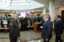Никол Пашинян представил высшему командному составу ВС новоназначенного начальника Генштаба ВС Эдварда Асряна
