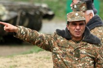 Микаел Арзуманян дал приказ об отступлении с высоты «Арега» и прилегающих боевых позиций, которые были освобождены армянскими подразделениями – СК Армении