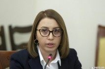 На данный момент в офисе омбудсмена Армении есть данными о 16 находящихся в плену военнослужащих – Кристине Григорян
