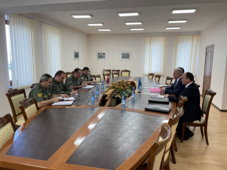 Ստանիսլավ Զասը հանդիպել է ԳՇ պետ Էդվարդ Ասրյանին. քննարկել են ՀԱՊԿ-ի հետագա հնարավոր միջոցառումները՝ ստեղծված իրավիճակում