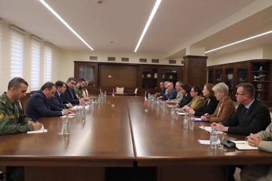 Սուրեն Պապիկյանն ընդունել է Ֆրանսիայի ԶՈՒ նախարարության պատվիրակությանը