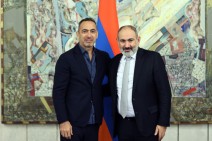 Никол Пашинян принял Юрия Джоркаеффа