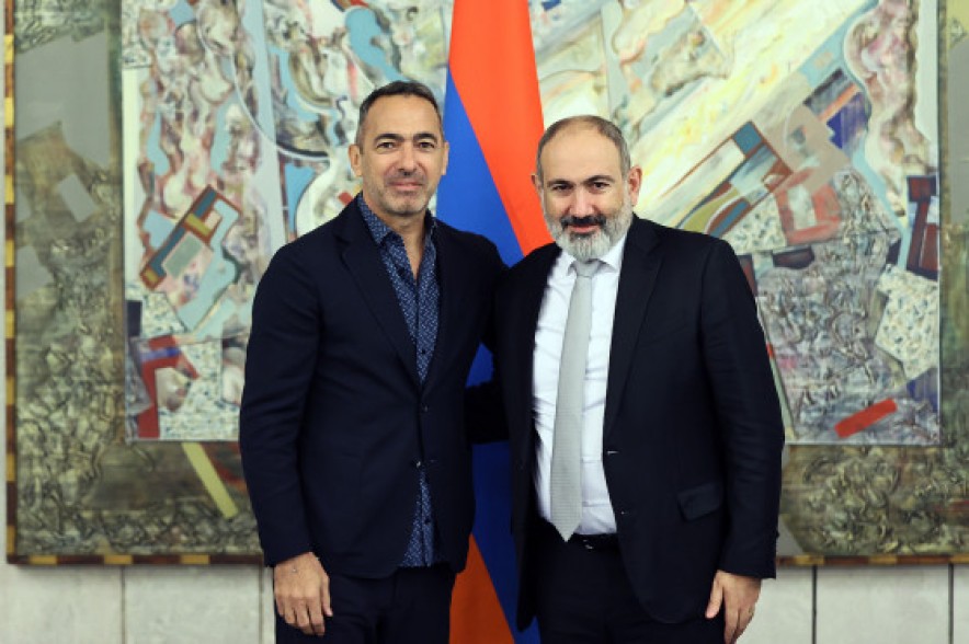 Никол Пашинян принял Юрия Джоркаеффа