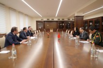 Сурен Папикян представил послу Китая ситуацию, сложившуюся в результате последней азербайджанской военной агрессии