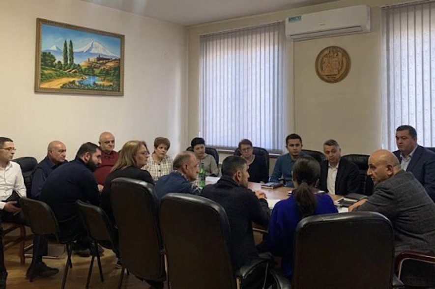 В блокадном Арцахе состоялось совещание с участием представителей сферы здравоохранения
