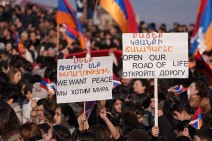 В блокадном Арцахе остаются пациенты в крайне тяжелом состоянии, плановые операции все еще приостановлены