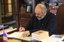 Լույս է տեսել  Բագրատ եպիսկոպոս Գալստանյանի նոր աշխատությունը՝ նվիրված  մեր մեծագույն սրբերից մեկի՝ Խոսրով եպիսկոպոս Անձևացու կյանքին ու գործունեությանը