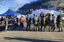 Военные Азербайджана взяли под контроль нескольких высот и дорог в Лачинском коридоре