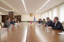 Сурен Папикян обсудил с послом Бразилии вопросы региональной безопасности